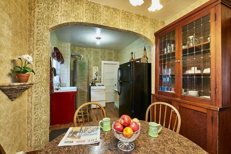 Avenue Hotel Bed & Breakfast