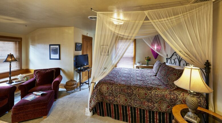 Avenue Hotel Bed & Breakfast