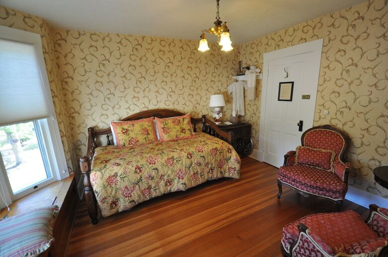 Avenue Hotel Bed & Breakfast