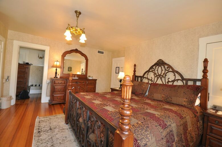 Avenue Hotel Bed & Breakfast