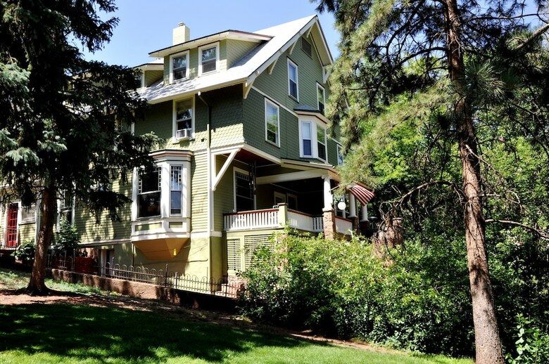 Avenue Hotel Bed & Breakfast