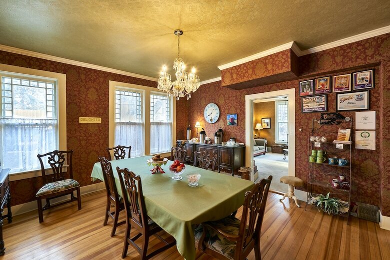Avenue Hotel Bed & Breakfast