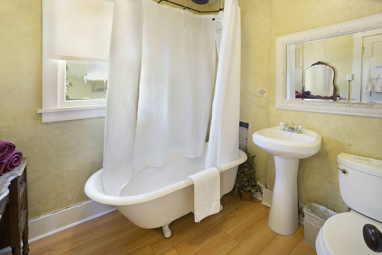 Avenue Hotel Bed & Breakfast