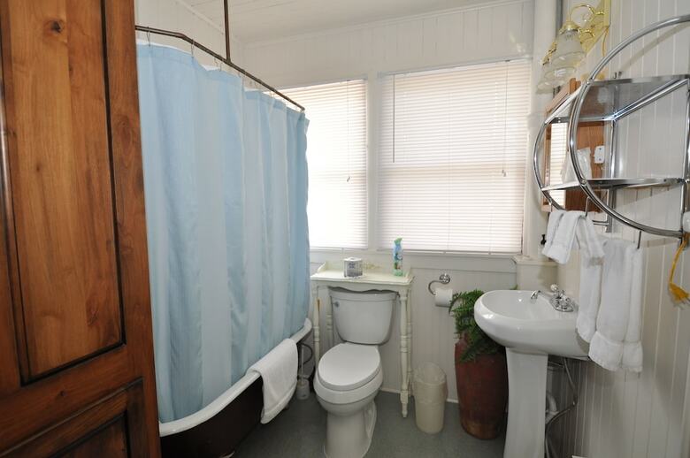 Avenue Hotel Bed & Breakfast