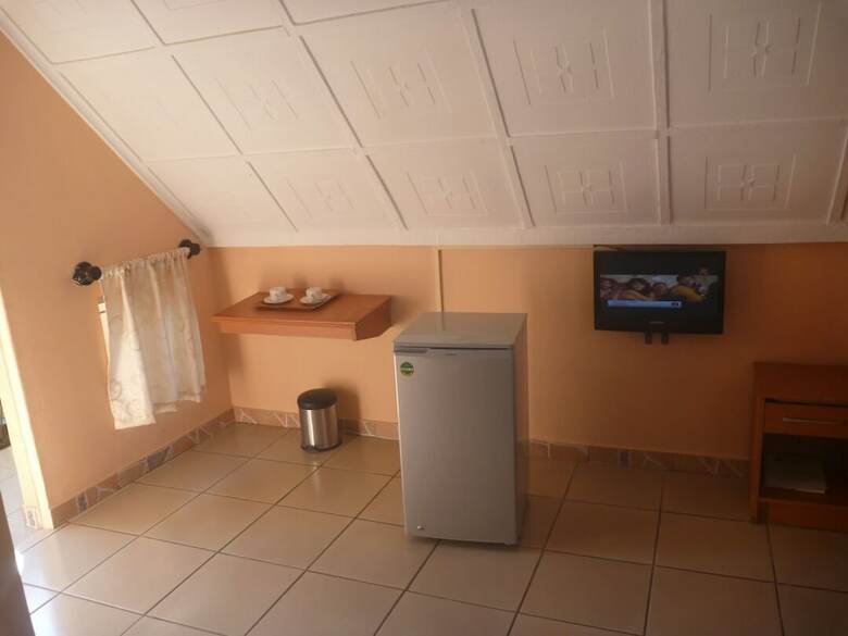 Posada Sunset Junction Lodges & Tours