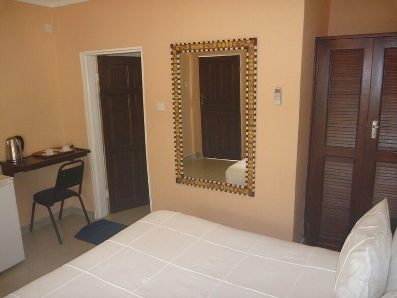 Posada Sunset Junction Lodges & Tours