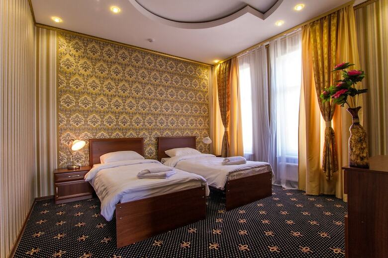 Hotel Golden Night