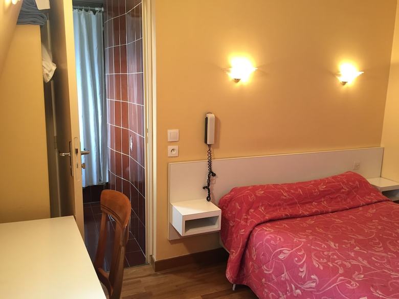 Hotel H�tel Des Pyr�n�es - Nation