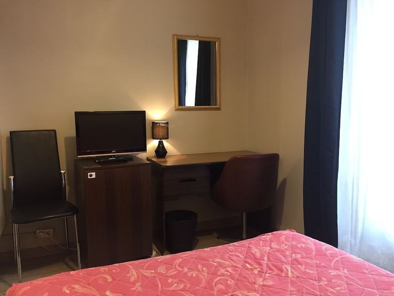 Hotel H�tel Des Pyr�n�es - Nation