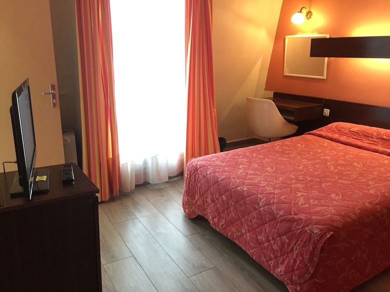 Hotel H�tel Des Pyr�n�es - Nation