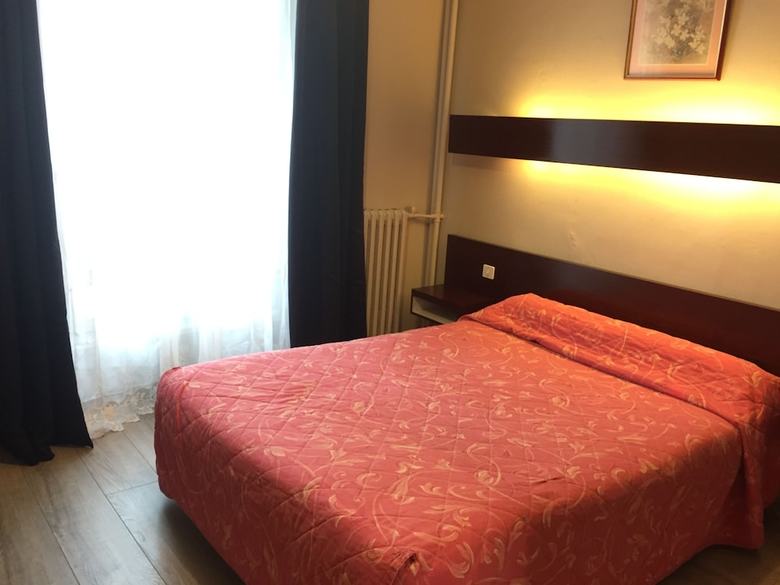 Hotel H�tel Des Pyr�n�es - Nation