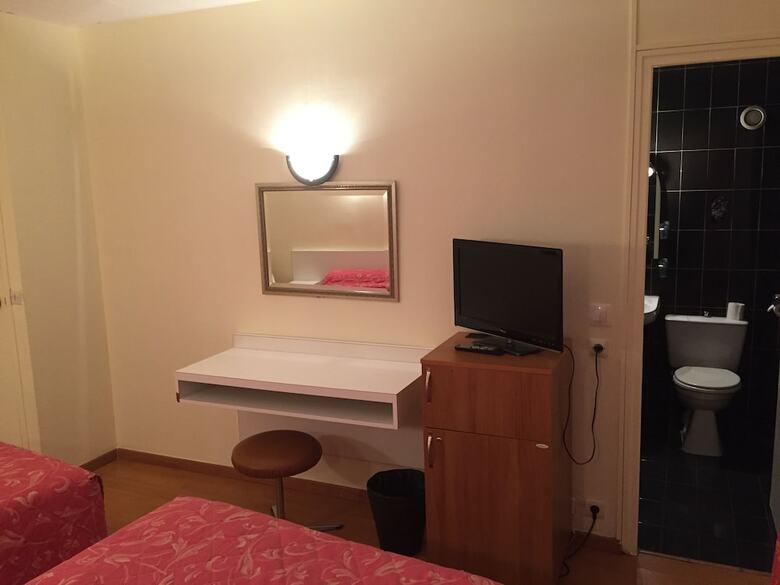 Hotel H�tel Des Pyr�n�es - Nation