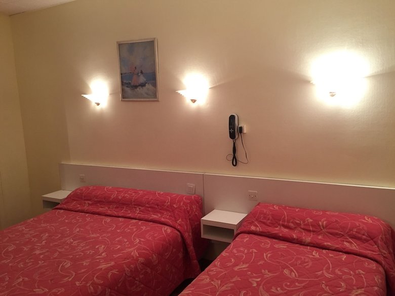 Hotel H�tel Des Pyr�n�es - Nation
