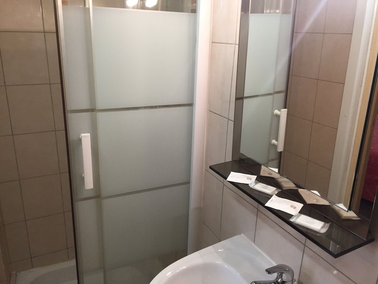 Hotel H�tel Des Pyr�n�es - Nation