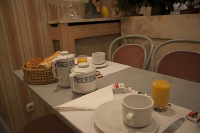 Hotel H�tel Des Pyr�n�es - Nation