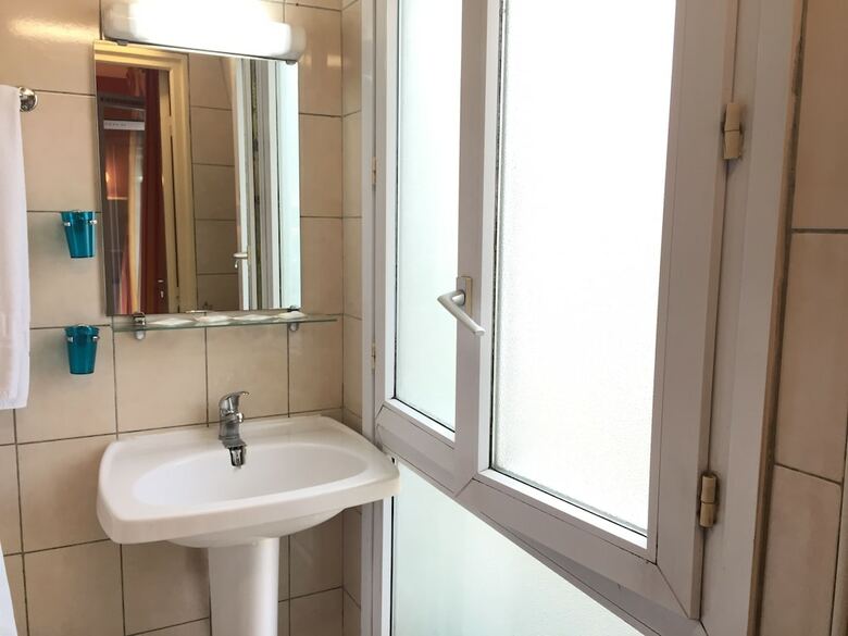 Hotel H�tel Des Pyr�n�es - Nation