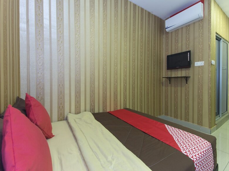 Oyo 439 Night Queen Hotel
