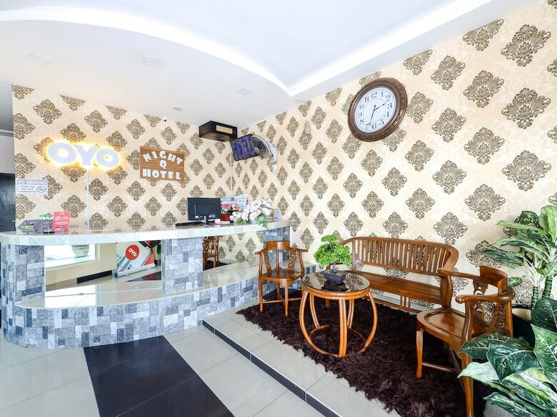 Oyo 439 Night Queen Hotel