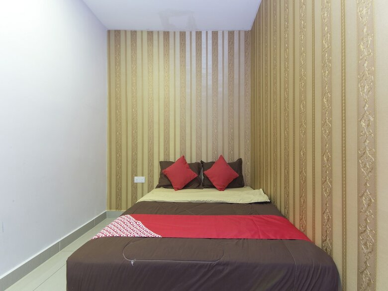 Oyo 439 Night Queen Hotel