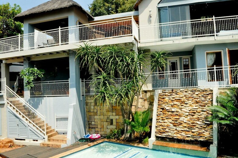Fever Tree Manor