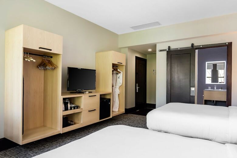 The Waters, Ascend Hotel Collection