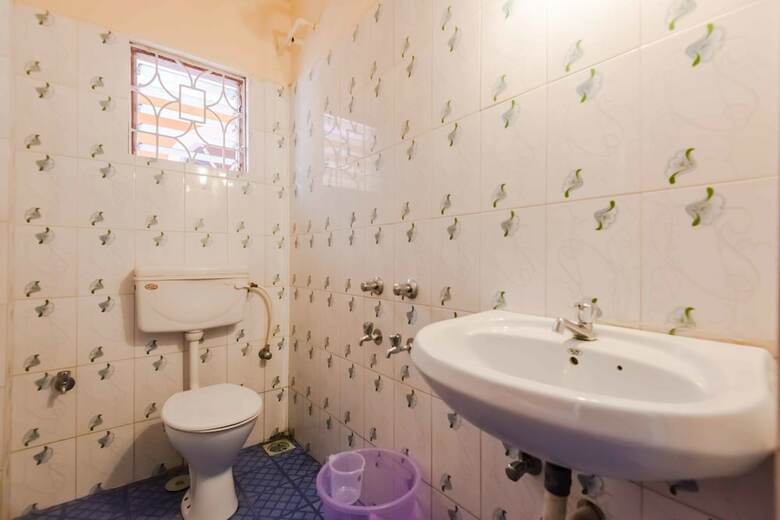 Hotel Oyo 5651 Stayout Near Baga Beach