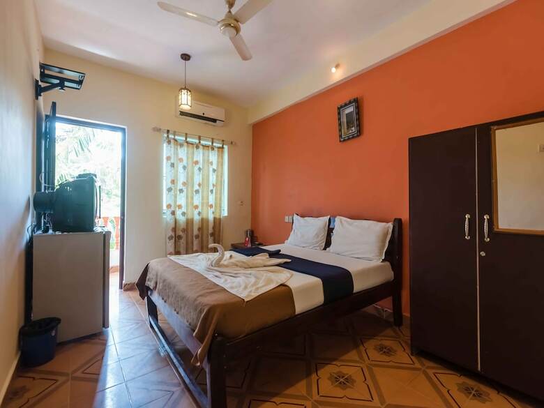 Hotel Oyo 5651 Stayout Near Baga Beach
