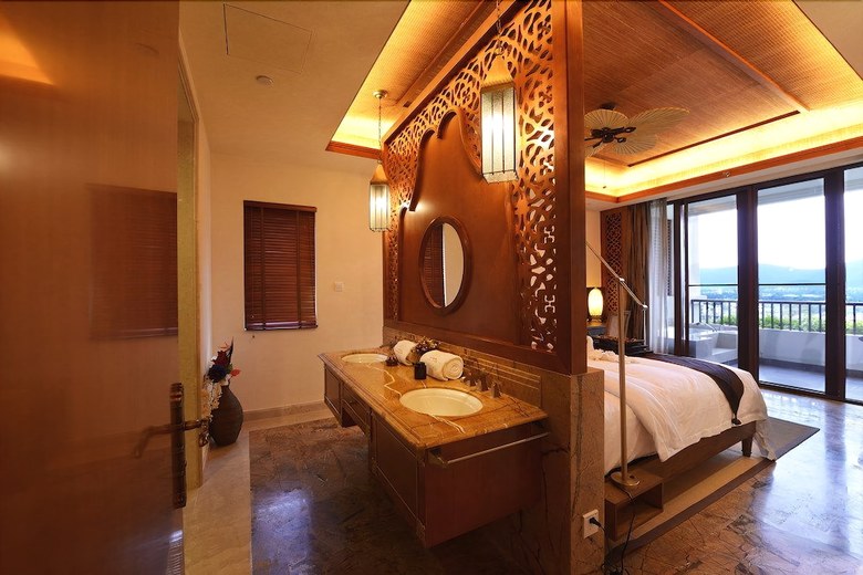 Shixishu Jianguo Yalong Bay Resort Hotel