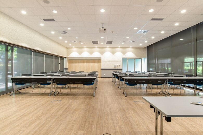 Fnb Conference Centre And Hotel