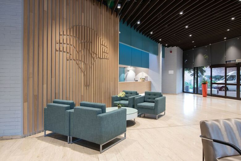 Fnb Conference Centre And Hotel