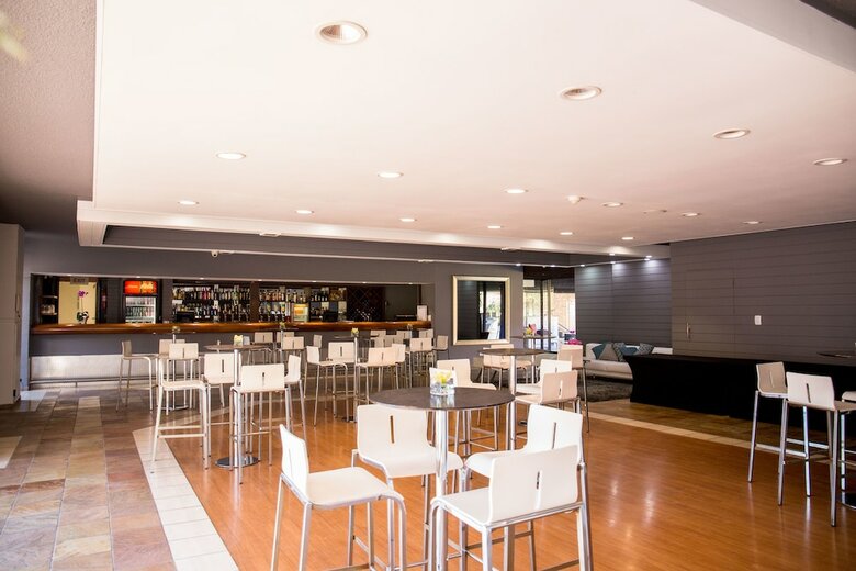 Fnb Conference Centre And Hotel