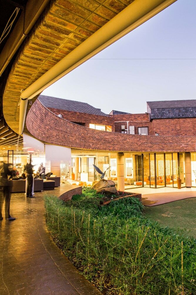 Fnb Conference Centre And Hotel
