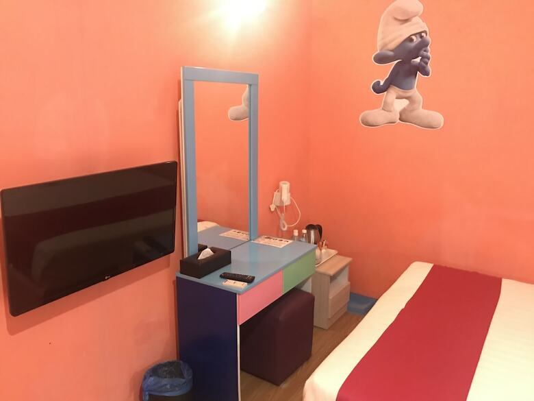 Bed & Breakfast Smurf Inn Homestay