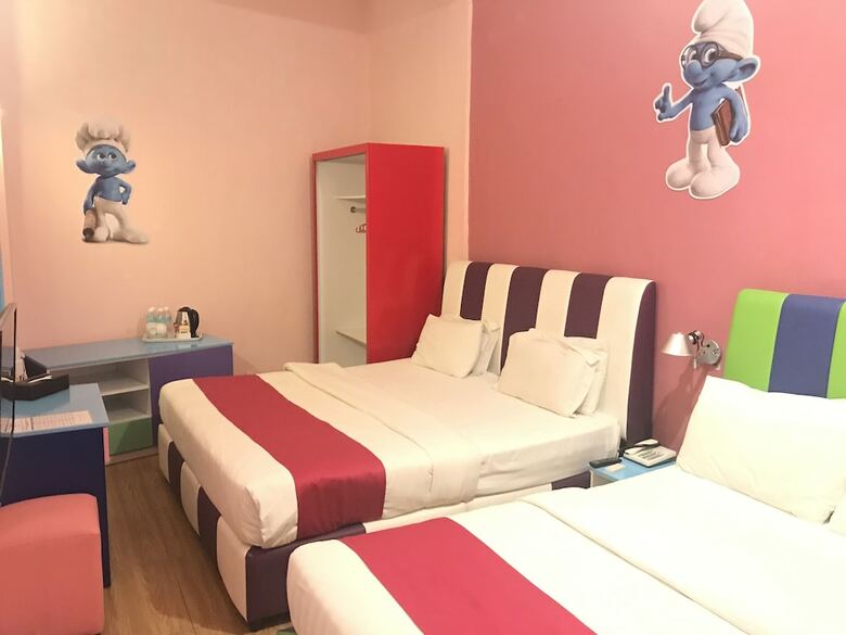 Bed & Breakfast Smurf Inn Homestay