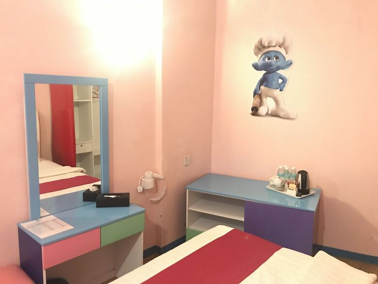 Bed & Breakfast Smurf Inn Homestay