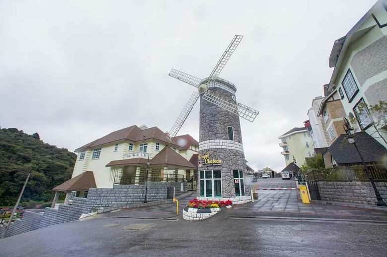 Bed & Breakfast Smurf Inn Homestay