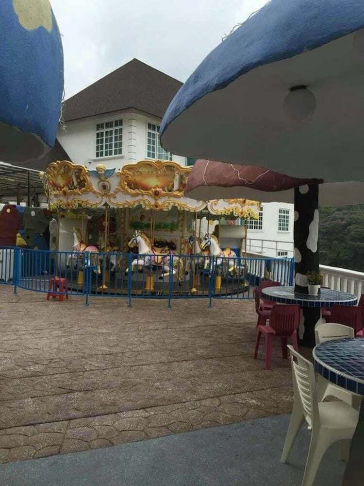 Bed & Breakfast Smurf Inn Homestay