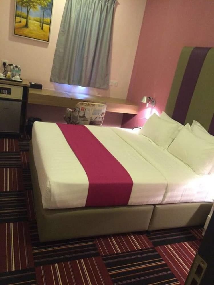 Bed & Breakfast Smurf Inn Homestay