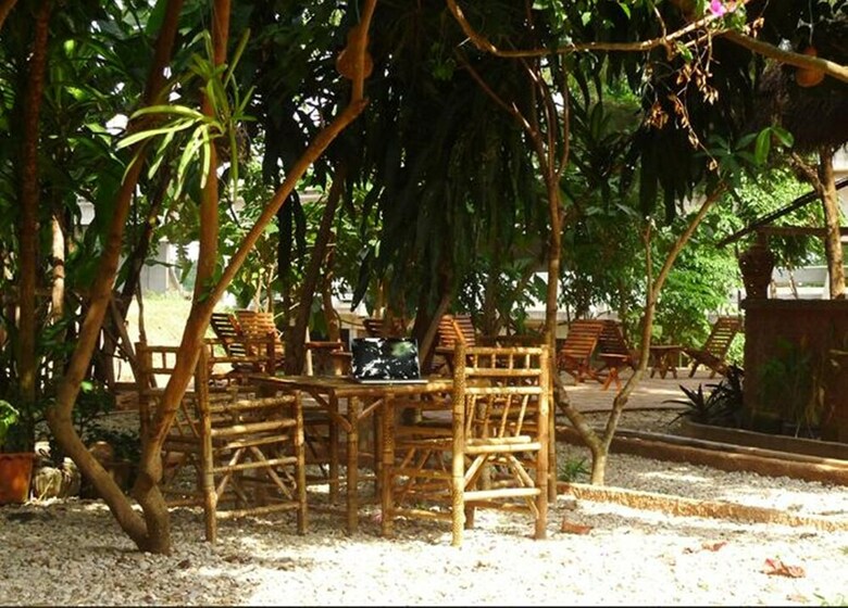 Hotel Akha River House