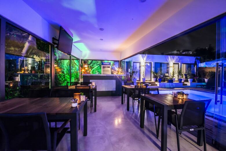 Eng Hotel