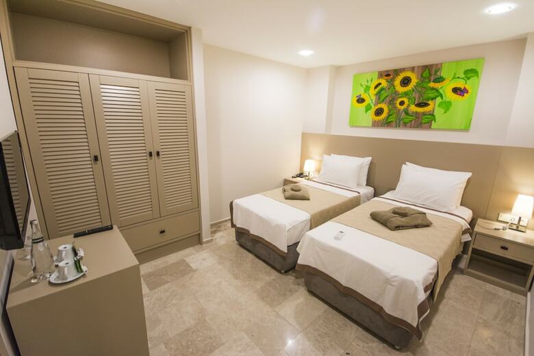 Eng Hotel