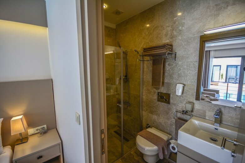 Eng Hotel