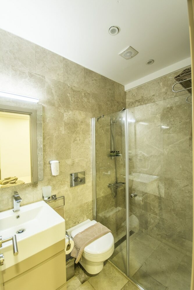 Eng Hotel
