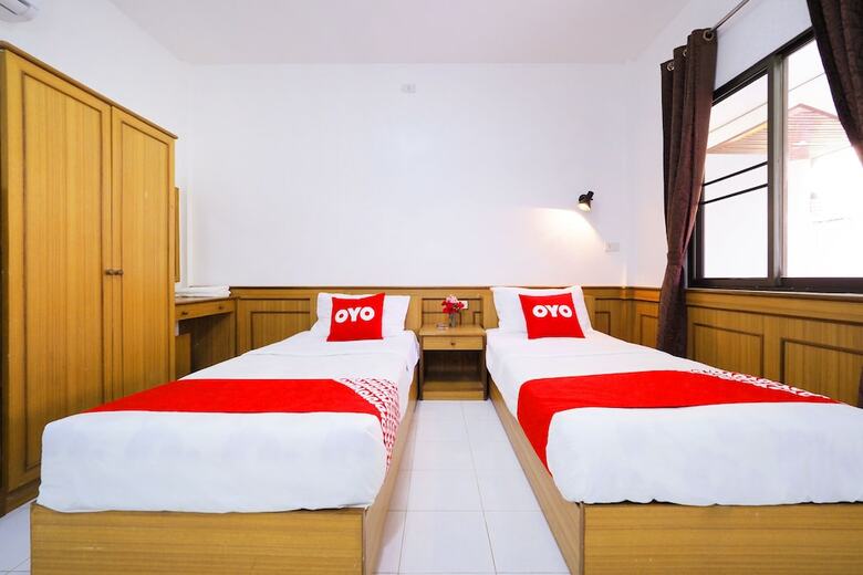 Hotel Oyo 592 Goldenville Villa