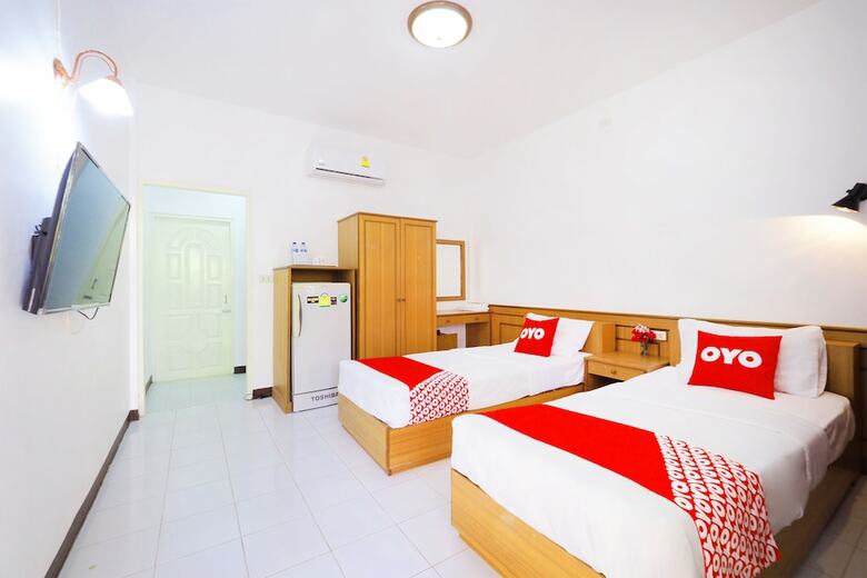 Hotel Oyo 592 Goldenville Villa