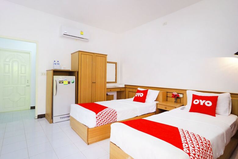 Hotel Oyo 592 Goldenville Villa