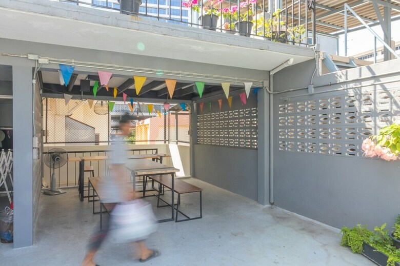 Hostal Plubpla Hostel