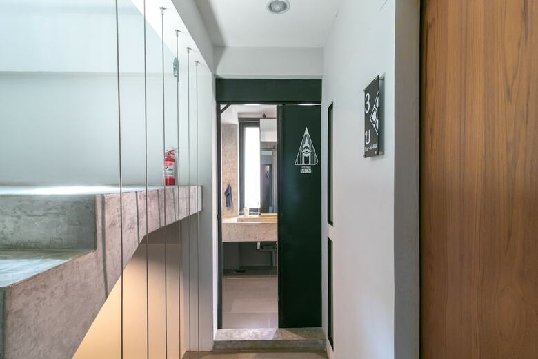Hostal Plubpla Hostel