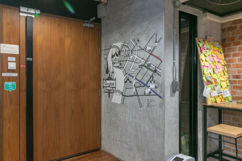 Hostal Plubpla Hostel