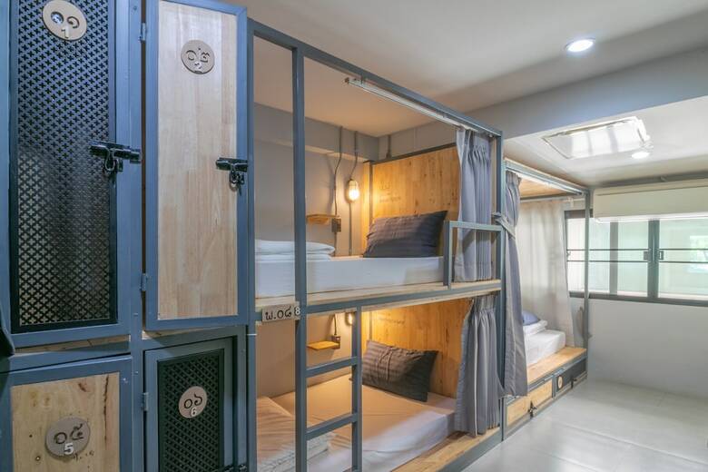 Hostal Plubpla Hostel